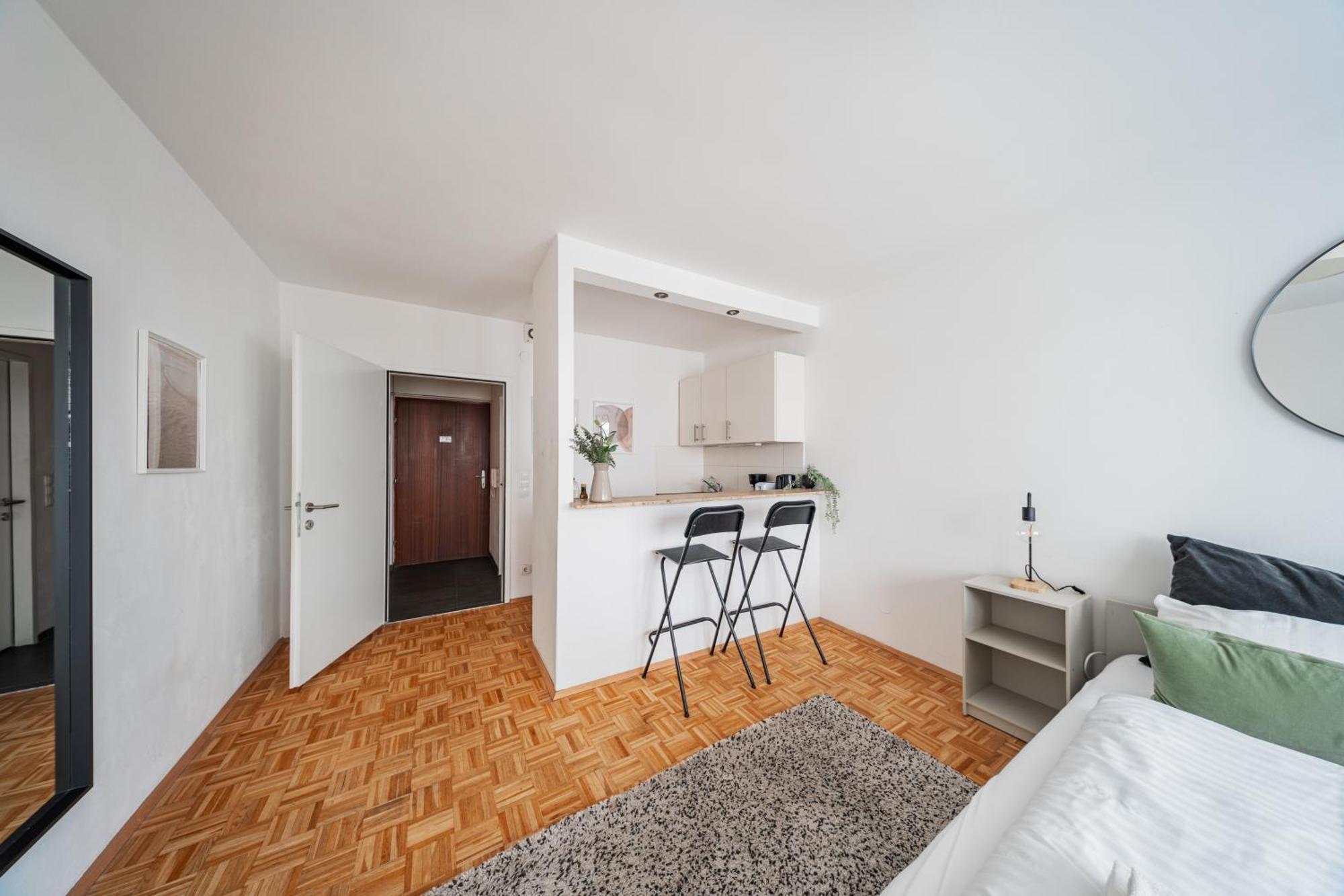 Studio Next To Karlskirche Vienna Exterior photo